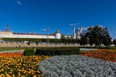Flower bed outside the kremlin wals