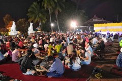 The seating area was busy, it took a while to find a place.