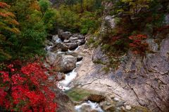 As you can see, many rocks fall into the valley from above